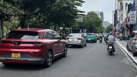 Mặt tiền KD Hai Bà Trưng, Gần chợ Tân Định, 64 Tỷ